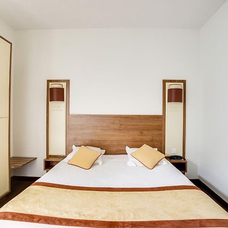 Brit Hotel De La Cote Des Havres Lessay Екстер'єр фото