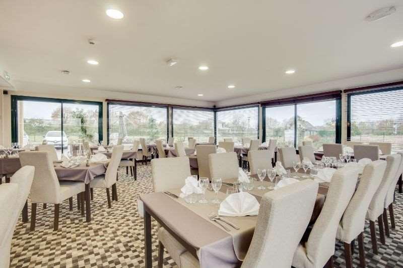 Brit Hotel De La Cote Des Havres Lessay Ресторан фото